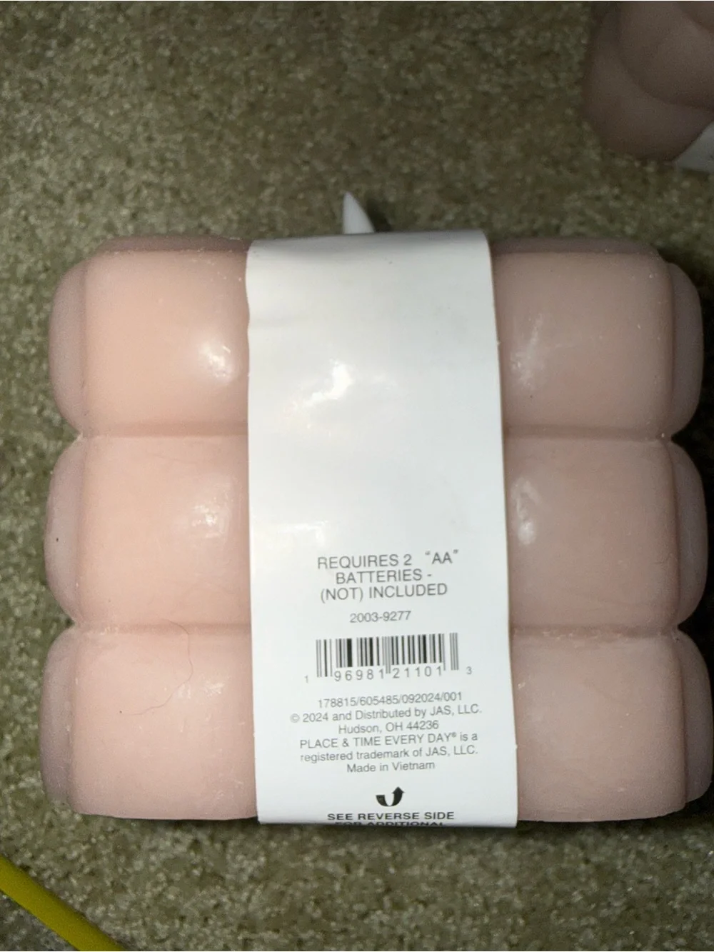 Place & Time LED square pink light candle requires 2 AA batteries